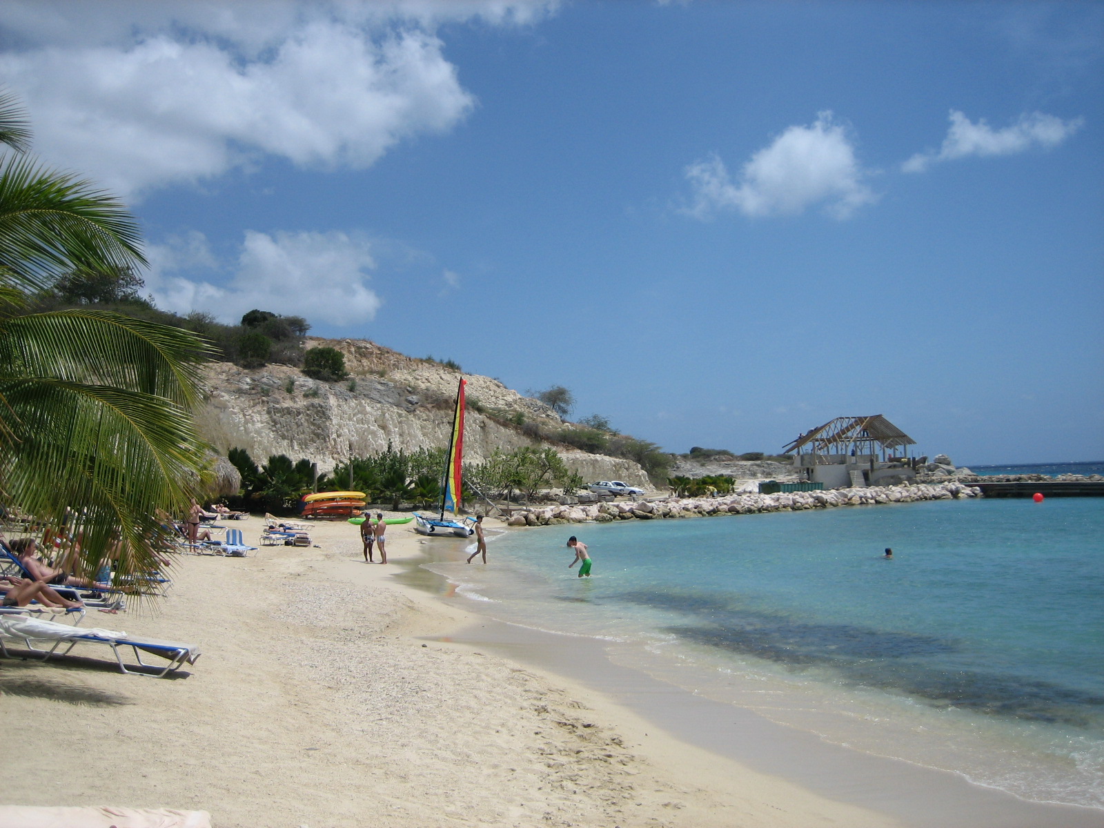 Ontdek de Charme van Blue Bay Beach op Curaçao