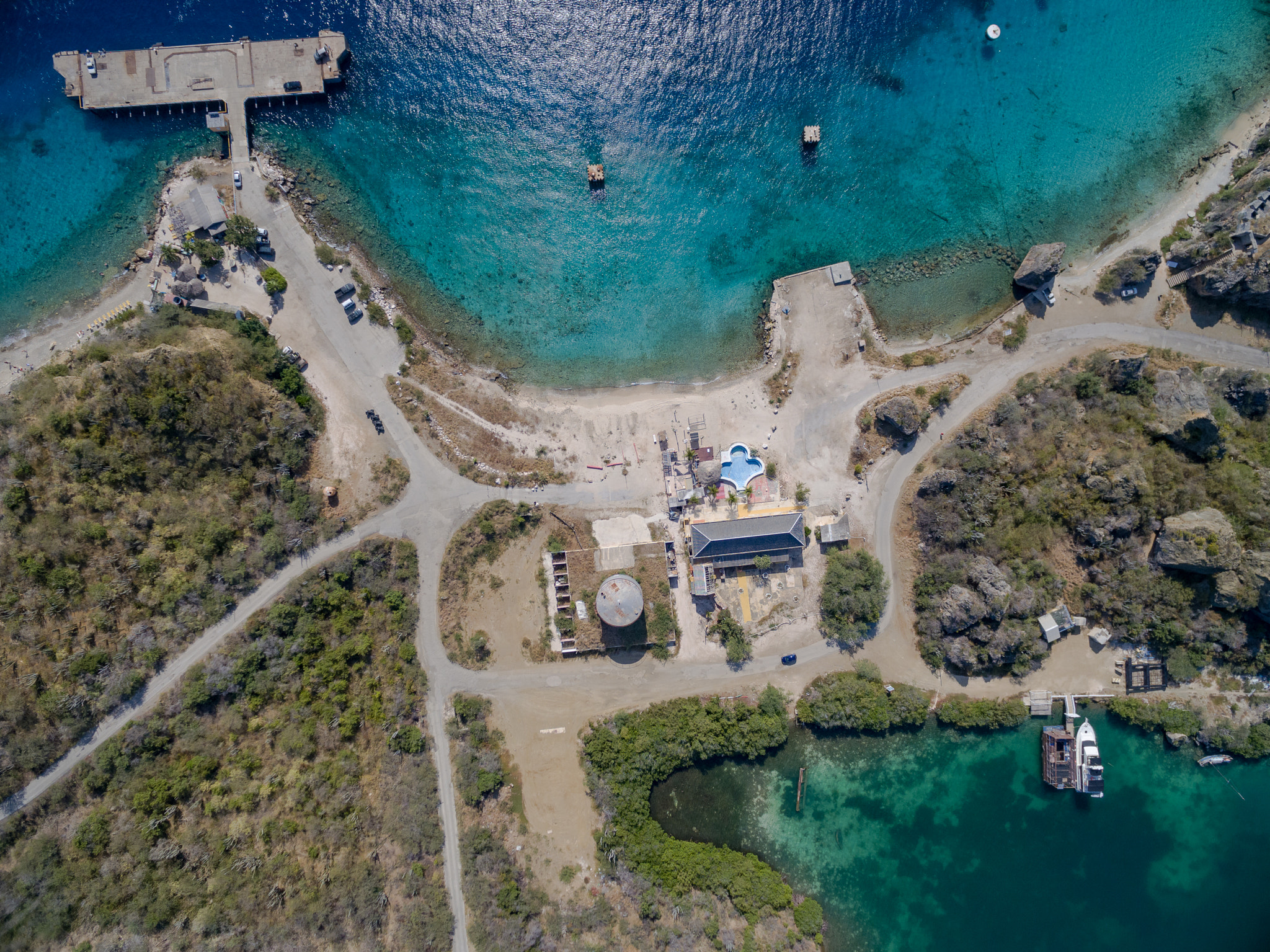 Ontdek Kokomo Beach Curaçao: De Fotogenieke Baai