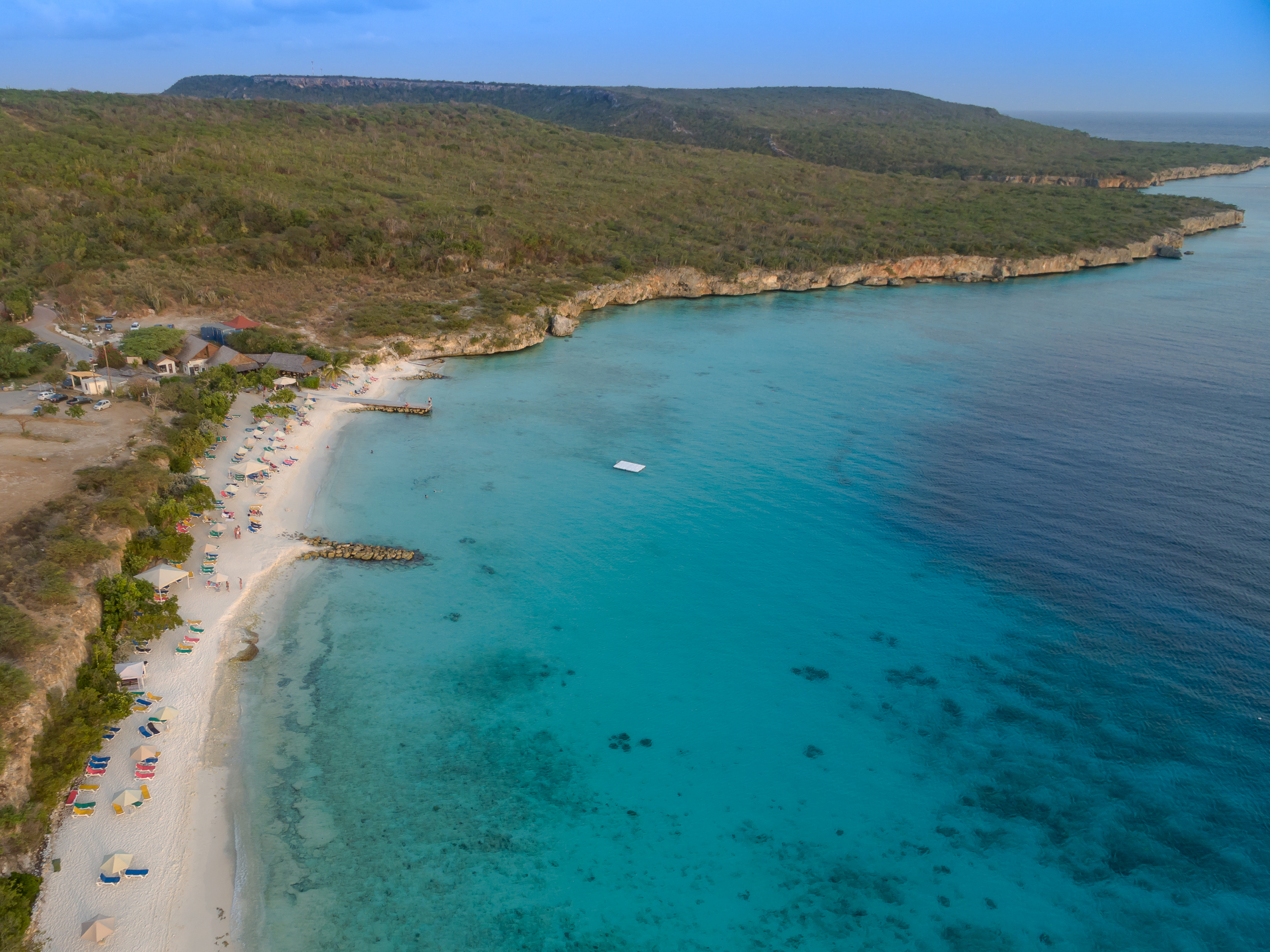 Ontdek Playa Porto Mari: Dubbele Baai en Snorkelen